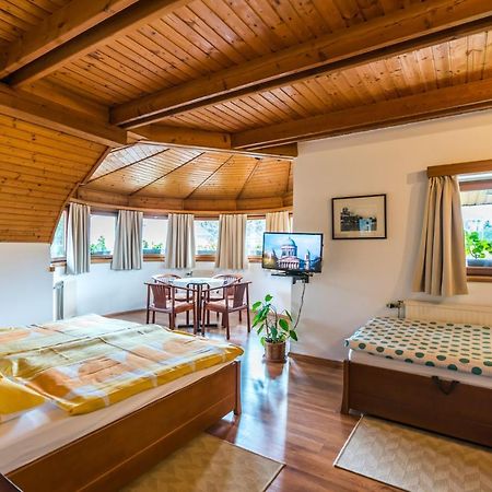 Szent Kristof Panzio Bed & Breakfast Esztergom Bagian luar foto