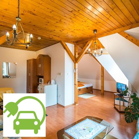 Szent Kristof Panzio Bed & Breakfast Esztergom Bagian luar foto