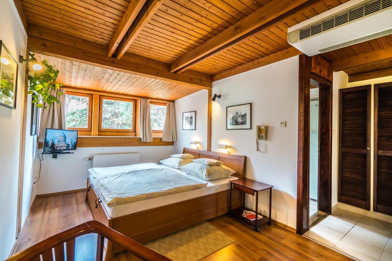 Szent Kristof Panzio Bed & Breakfast Esztergom Bagian luar foto
