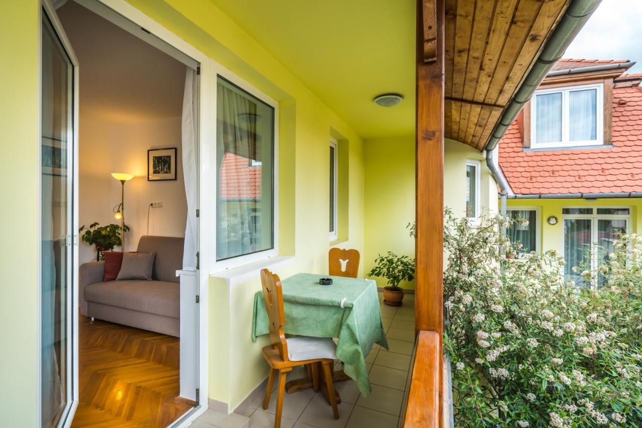 Szent Kristof Panzio Bed & Breakfast Esztergom Bagian luar foto