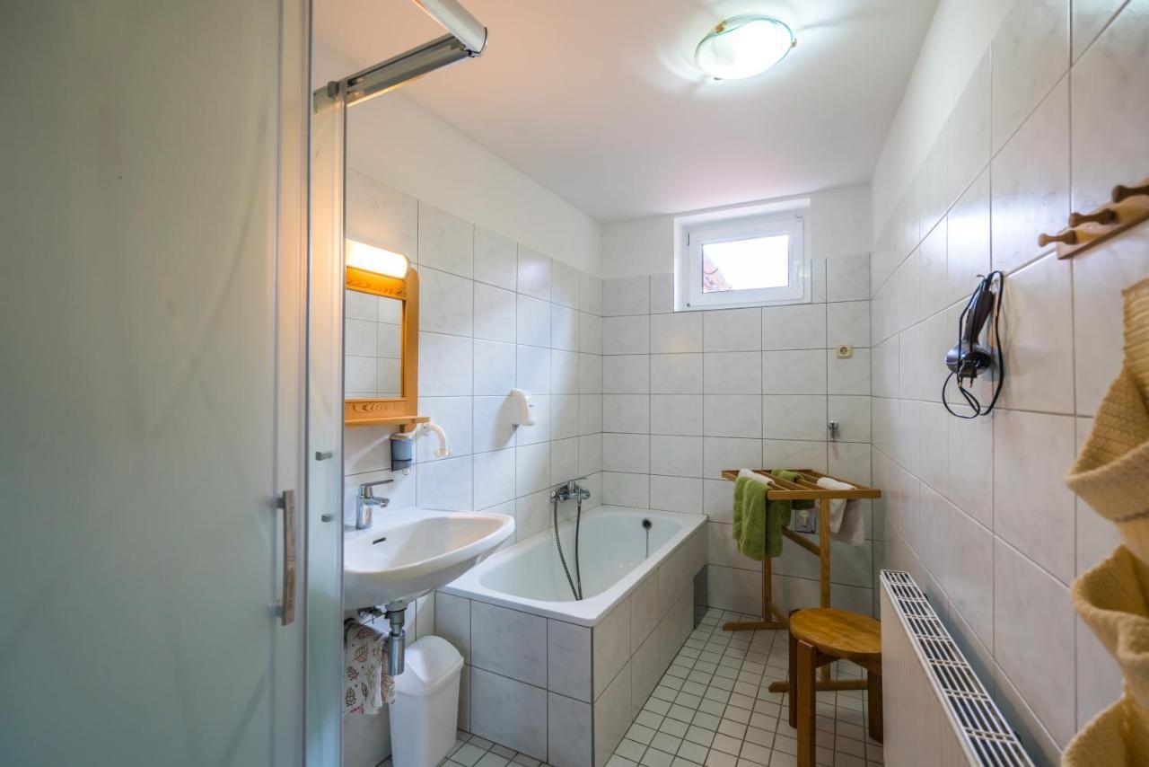 Szent Kristof Panzio Bed & Breakfast Esztergom Bagian luar foto